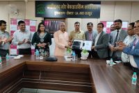 छत्तीसगढ़ स्टेट वेयरहाउसिंग कार्पोरेशन के कर्मचारियों को उपहार