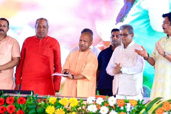 योगी सरकार ने जनसहभागिता से रचा नया इतिहास, एक दिन में रोपे गए 35.27 करोड़ से अधिक पौधे
