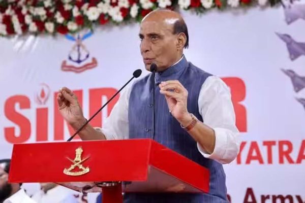 राजनाथ सिंह ने रक्तदान अभियान को बताया सैनिकों के प्रति देश की जिम्मेदारी