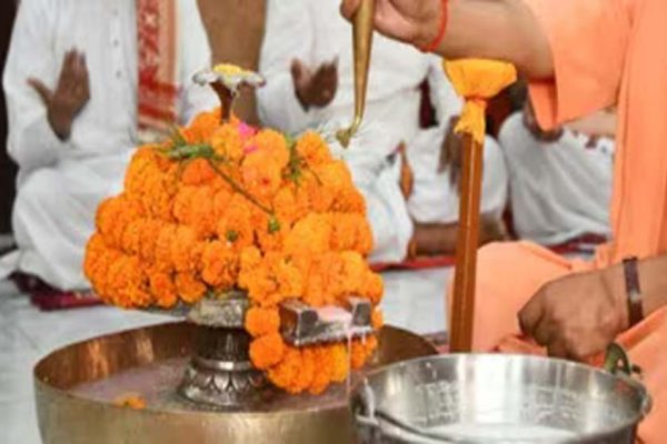 सावन का पहला सोमवार आज, जानें रुद्राभिषेक का शुभ मुहूर्त और विधि