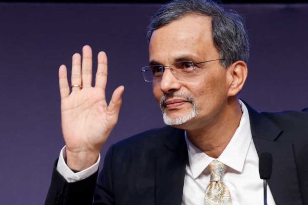E20 पर बहस के बीच CEA वी. अनंत नागेश्वरन का सुझाव, पुरानी गाड़ियों के लिए वापस लाएं E10 पेट्रोल