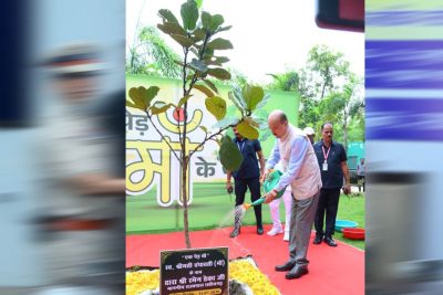 राज्यपाल ने ‘एक पेड़ मां के नाम’ अभियान के तहत   लगाया    पौधा