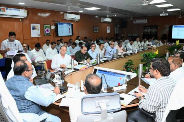 उप मुख्यमंत्री  अरुण साव ने विकास कार्यों और योजनाओं के क्रियान्वयन की समीक्षा की