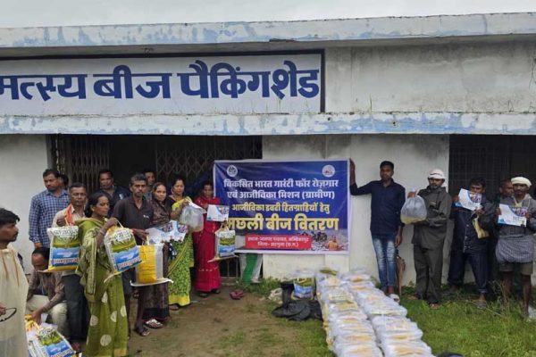 आजीविका डबरी और नवा तरिया से ग्रामीण अर्थव्यवस्था को मिल रहा नया आधार