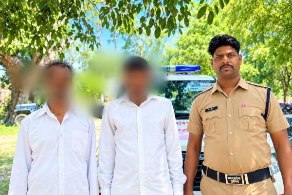 छतरपुर के डायल-112 हीरोज मानसिक रूप से अस्वस्थ युवक को खोजकर सुरक्षित परिजनों से मिलाया