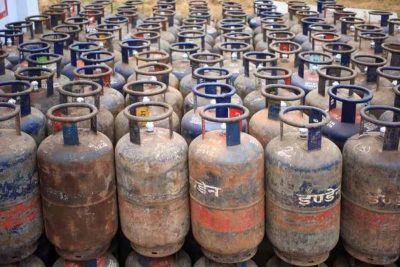 LPG Cylinder Price Cut: एलपीजी सिलेंडर ₹200 सस्ता, दिल्ली से कोलकाता तक बदले नए रेट