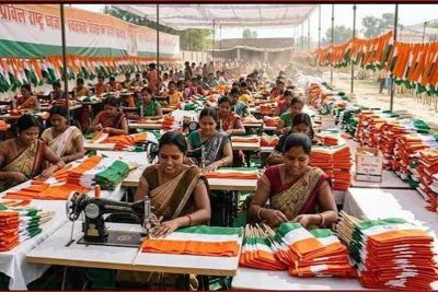 आजादी के रंग से संवर रही 30 हजार महिलाओं की जिंदगी, हर घर के लिए बना रहीं तिरंगा