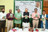 विधानसभा अध्यक्ष डॉ. रमन सिंह ने किया ‘सत्याग्रह‘ किताब का विमोचन