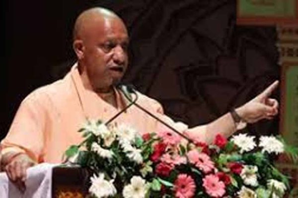 सीएम योगी बोले- सोशल मीडिया बना षड्यंत्र का माध्यम, देशविरोधी ताकतें फैला रहीं अफवाह