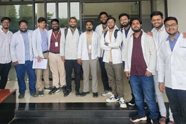 इंटर्न्स की समस्याओं पर चिकित्सा शिक्षा विभाग की बैठक, स्टाइपेंड बढ़ाने की माँग पर विचार का आश्वासन