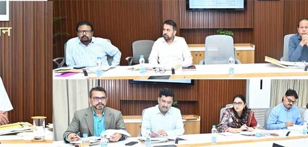मुख्य सचिव ने नक्सल मुक्त क्षेत्रों में अधोसंरचना विकास और बुनियादी सुविधाओं को प्राथमिकता देने के दिए निर्देश