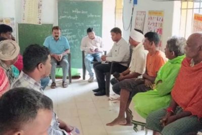 करोड़ों की रॉयल्टी देने वाला गांव, फिर भी तिरपाल के नीचे पढ़ने को मजबूर बच्चे