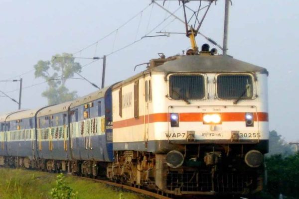 खुशखबरी! चित्रकूट से प्रतापगढ़ और लखनऊ की सीधी ट्रेन सेवा, कानपुर में ट्रेन बदलने की झंझट खत्म