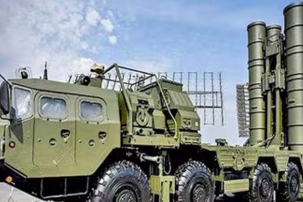चीन-पाकिस्तान की बढ़ी टेंशन! भारत को S-400 के 5 और स्क्वाड्रन देगा रूस, ₹50 हजार करोड़ से ज्यादा का प्रस्ताव