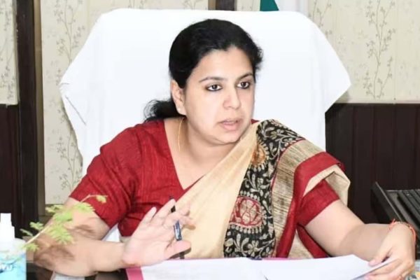 पूर्व IAS दिव्या मित्तल के इस्तीफे के बाद बढ़ी हलचल, 29 सितंबर को बताएंगी भविष्य का प्लान