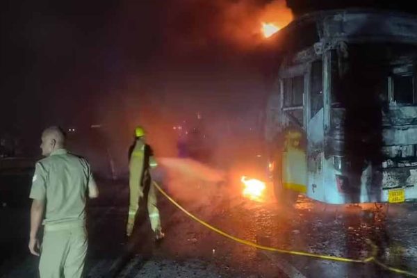 यमुना एक्सप्रेसवे पर स्लीपर बस में लगी आग, 9 यात्रियों की मौत