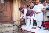मुख्यमंत्री डॉ. यादव ने खुद अपने पैतृक मकान पर गेती चलाकर सिंहस्थ के लिए सड़क चौड़ीकरण कार्य के लिए प्रस्तुत किया अद्वितीय उदाहरण