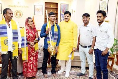 फ़िल्म हनुमान अंश के गायक लोधी को करेगी राज्य सरकार प्रोत्साहित : मुख्यमंत्री डॉ. यादव