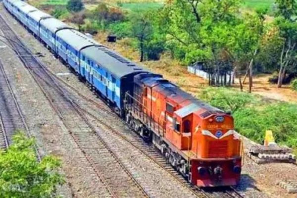 त्योहारों में घर जाना होगा आसान, दो जोड़ी फेस्टिवल स्पेशल ट्रेनों के बढ़े फेरे