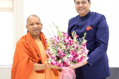 अल्पसंख्यक आयोग के नव-नियुक्त अध्यक्ष  मोहसिन रज़ा ने मुख्यमंत्री  योगी आदित्यनाथ से की शिष्टाचार भेंट।