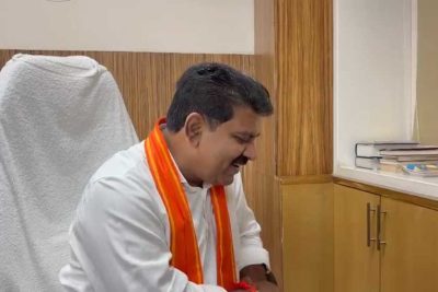 कवर्धा मेडिकल कॉलेज में प्रवेश लेने वाले जिले के प्रथम छात्र हिमांशु को उप मुख्यमंत्री  विजय शर्मा ने फोन कर दी बधाई एवं शुभकामनाएं