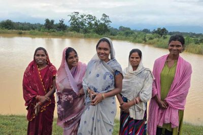 सेवा की कहानी: अमृत सरोवर बना महिलाओं की आजीविका का आधार, मछली पालन से आत्मनिर्भरता की ओर बढ़े कदम