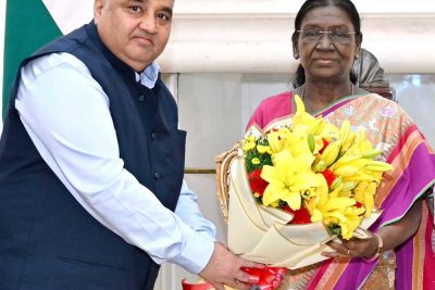 मुख्यमंत्री  विष्णु देव साय के निमंत्रण पर राष्ट्रपति ने स्वीकार किया बस्तर दशहरा के मुरिया दरबार में शामिल होने का आमंत्रण