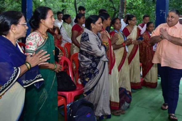 रामगढ़ में मितानिन बहनों से पर्यटन एवं संस्कृति मंत्री ने किया आत्मीय संवाद, समस्याओं और आवश्यकताओं की ली जानकारी