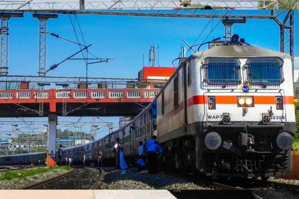 दिवाली-दशहरा पर रेलवे की बड़ी सौगात! 102 फेरे चलेंगी स्पेशल ट्रेनें, आज से बुकिंग शुरू