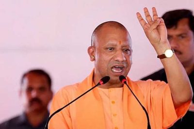 बाढ़ में योगी सरकार का राहत अभियान जारी, 6.83 लाख लंच पैकेट व 1.11 लाख से ज्यादा बाढ़ राहत किट बांटे
