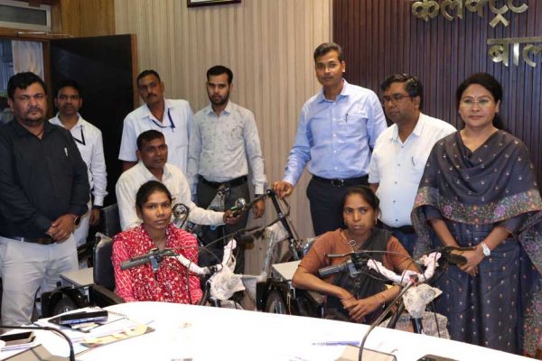 तीन दिव्यांगजनों की राह हुई आसान, मिली ट्राईसिकल बोले ‘धन्यवाद विष्णु भैया’