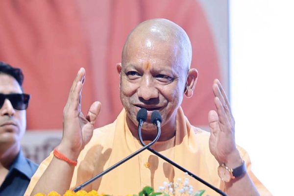 विदेशी आक्रांताओं ने मंदिरों को तोड़ा, लेकिन भक्ति नहीं डिगा पाएः मुख्यमंत्री