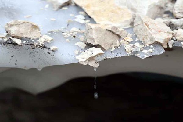 स्लोवेनिया का आखिरी ग्लेशियर भी खतरे में, 80 साल में आधी रह गई बर्फ