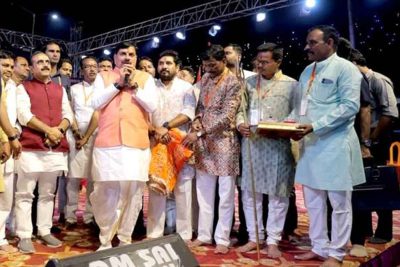 उज्जैन में गरबा आयोजनों में शामिल हुए CM डॉ. मोहन यादव, महानवमी-विजयादशमी की दी शुभकामनाएं