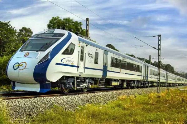 बेंगलुरु-मुंबई सफर अब 16 घंटे में! 1137 KM रूट पर जल्द दौड़ेगी वंदे भारत स्लीपर, किराया ₹3000