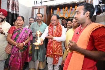 मुख्यमंत्री  विष्णु देव साय ने मां काली और मां दुर्गा की पूजा-अर्चना कर प्रदेश की सुख-समृद्धि की कामना की