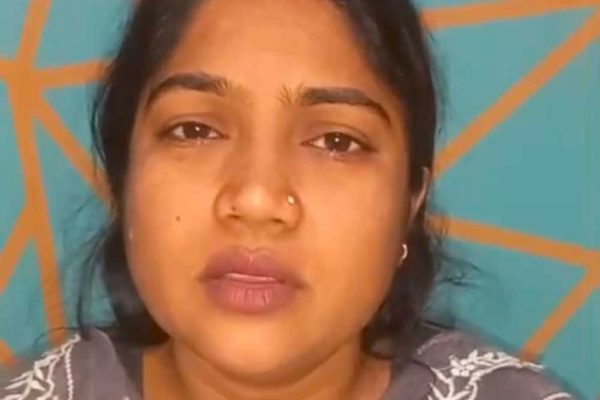 दिव्यांग सहायता योजना से संकट की घड़ी में मिला संबल, बच्चों का भविष्य संवारने में जुटीं रोशनी